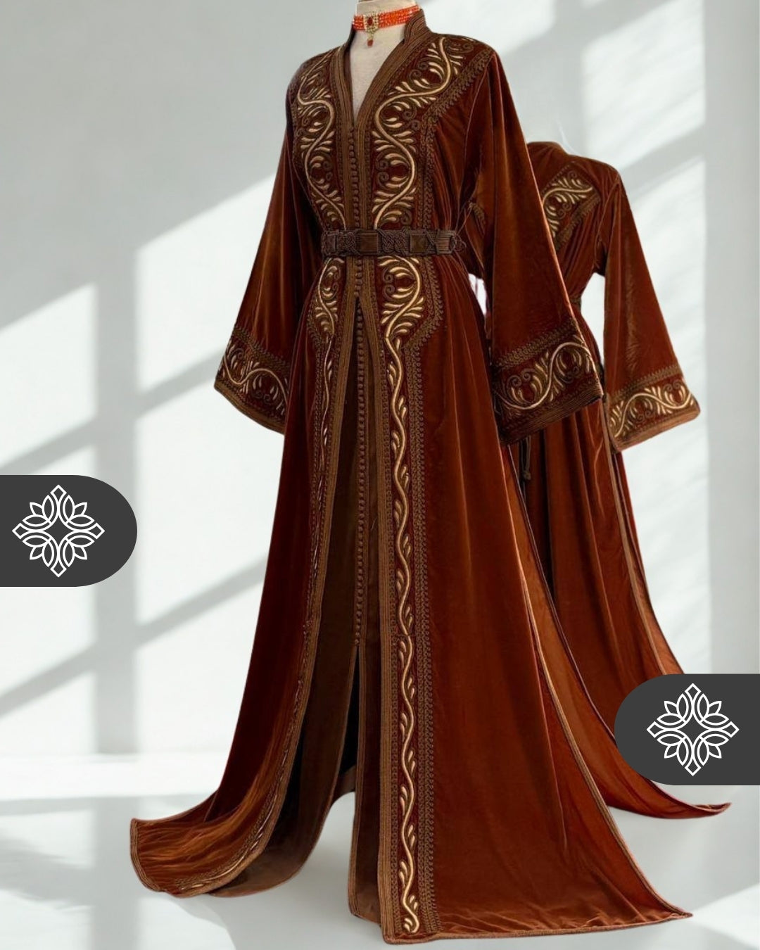 Takchita marocaine vert émeraude | Caftan deux pièces en velours luxueux | Broderie ton sur ton spéciale