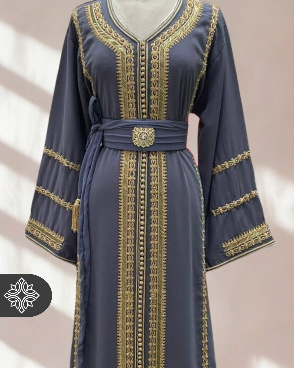 Moroccan Grey Kaftan of Refined Elegance