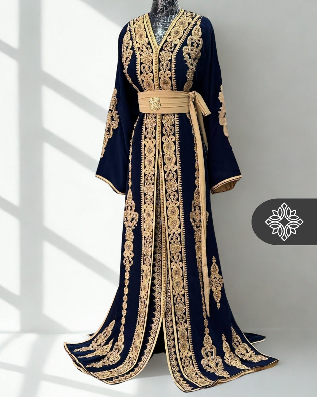 Kaftan marocain deux pièces bleu marine | Broderie ton sur ton dorée | Takchita de luxe