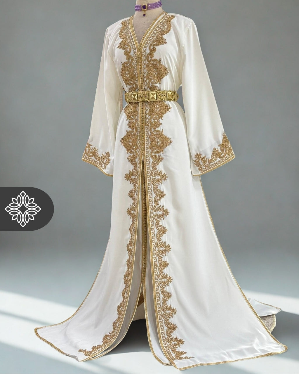 Takchita deux pièces blanc immaculé et or | Caftan deux pièces royal marocain