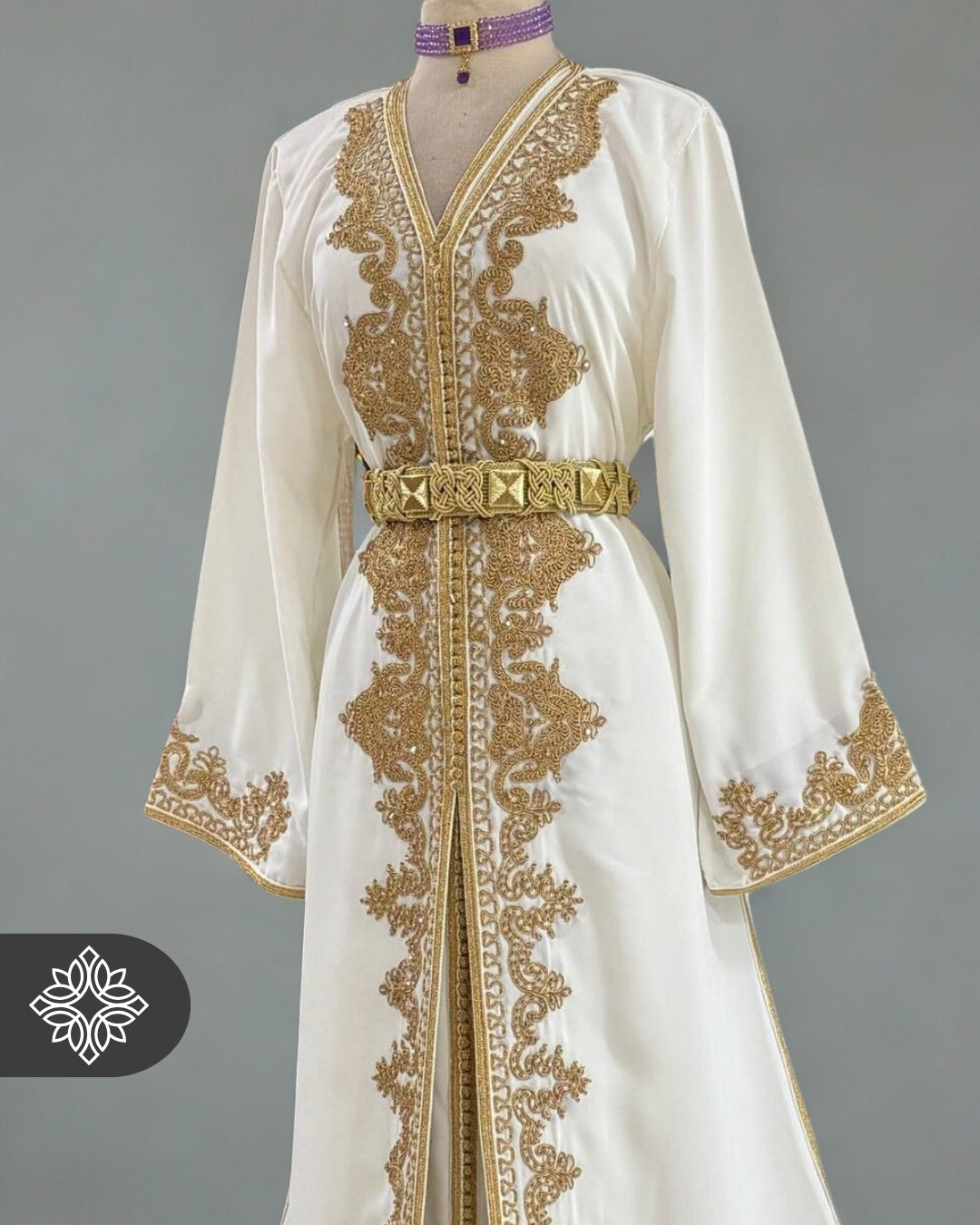 Pristine White & Gold Two-Piece Takchita | Royal Moroccan Two-Piece Ca The.moroccan.caftan Pristine White & Gold Two-Piece Takchita | Royal Moroccan Two-Piece Ca The.moroccan.caftan