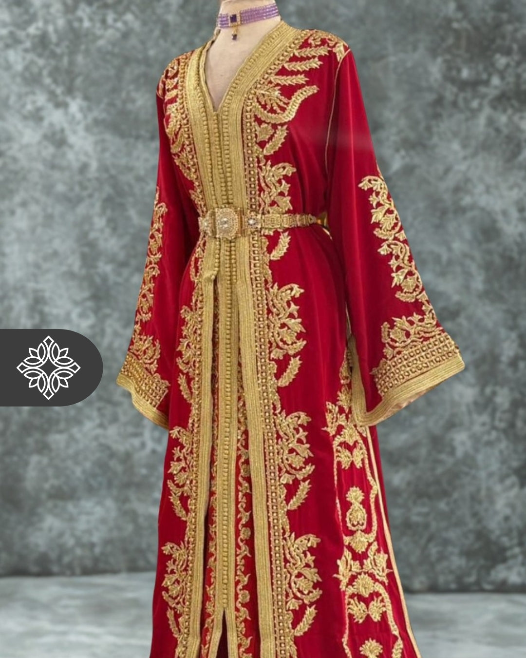 Takchita marocaine rouge | Caftan deux pièces haute couture | Broderie royale dorée