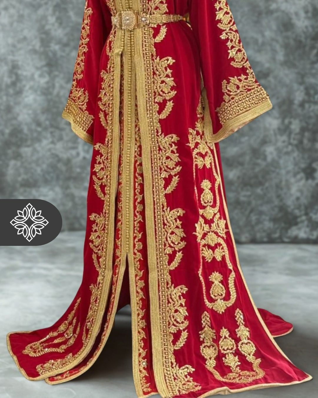 Takchita marocaine rouge | Caftan deux pièces haute couture | Broderie royale dorée