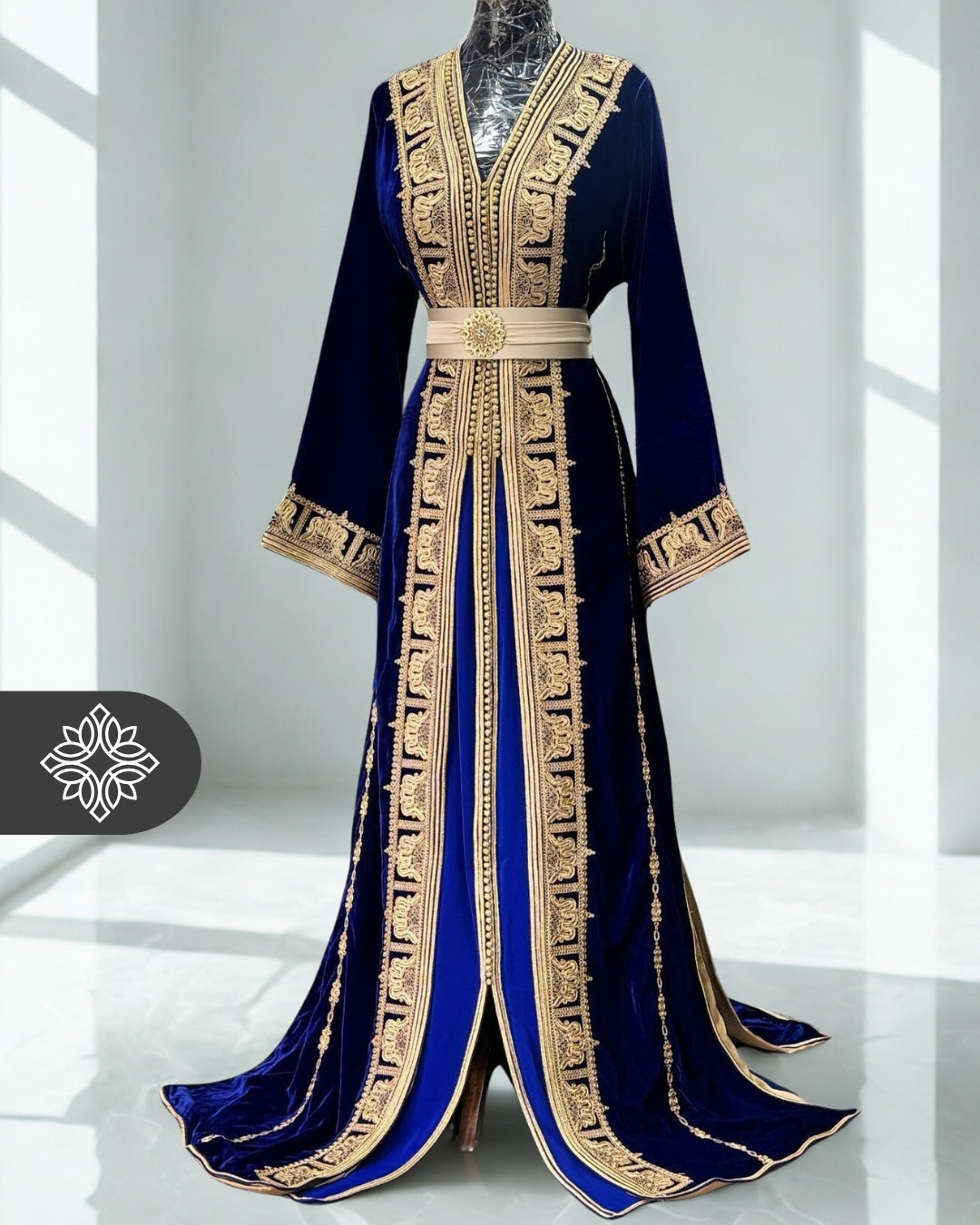Takchita marocaine bleu royal | Caftan deux pièces en velours couture de luxe | Broderie ton sur ton dorée