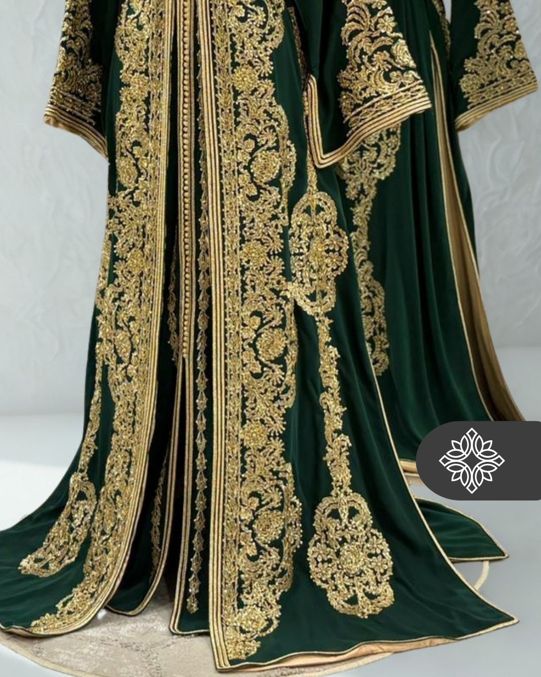 Takchita vert royal | Broderie dorée luxueuse à la main | Robe de mariée marocaine deux pièces type caftan