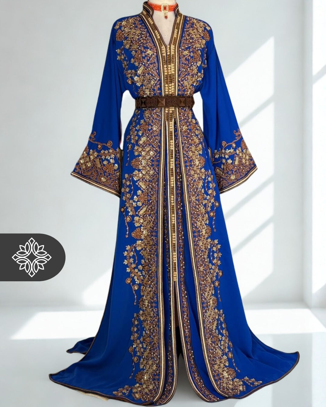 Takchita marocaine bordeaux | Caftan deux pièces en velours luxueux | Broderies dorées et pierres naturelles