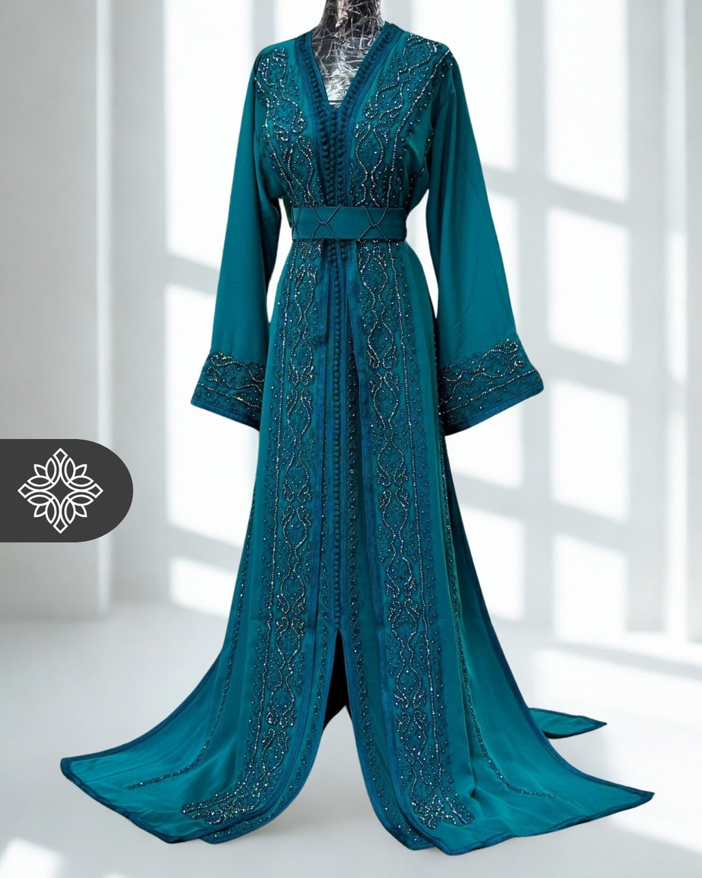 Takchita marocain bleu sarcelle | Caftan deux pièces haute couture | Broderie ton sur ton et détails en pierre