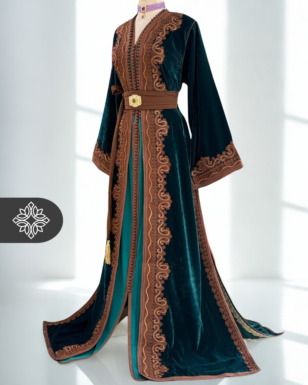 Takchita marocain turquoise | Broderie ton sur ton marron | Caftan deux pièces de luxe