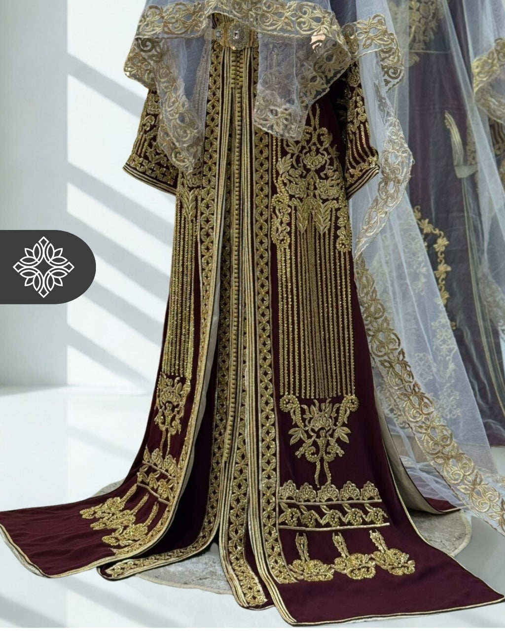 Caftan deux pièces bordeaux royal et or | Takchita | Robe de mariée