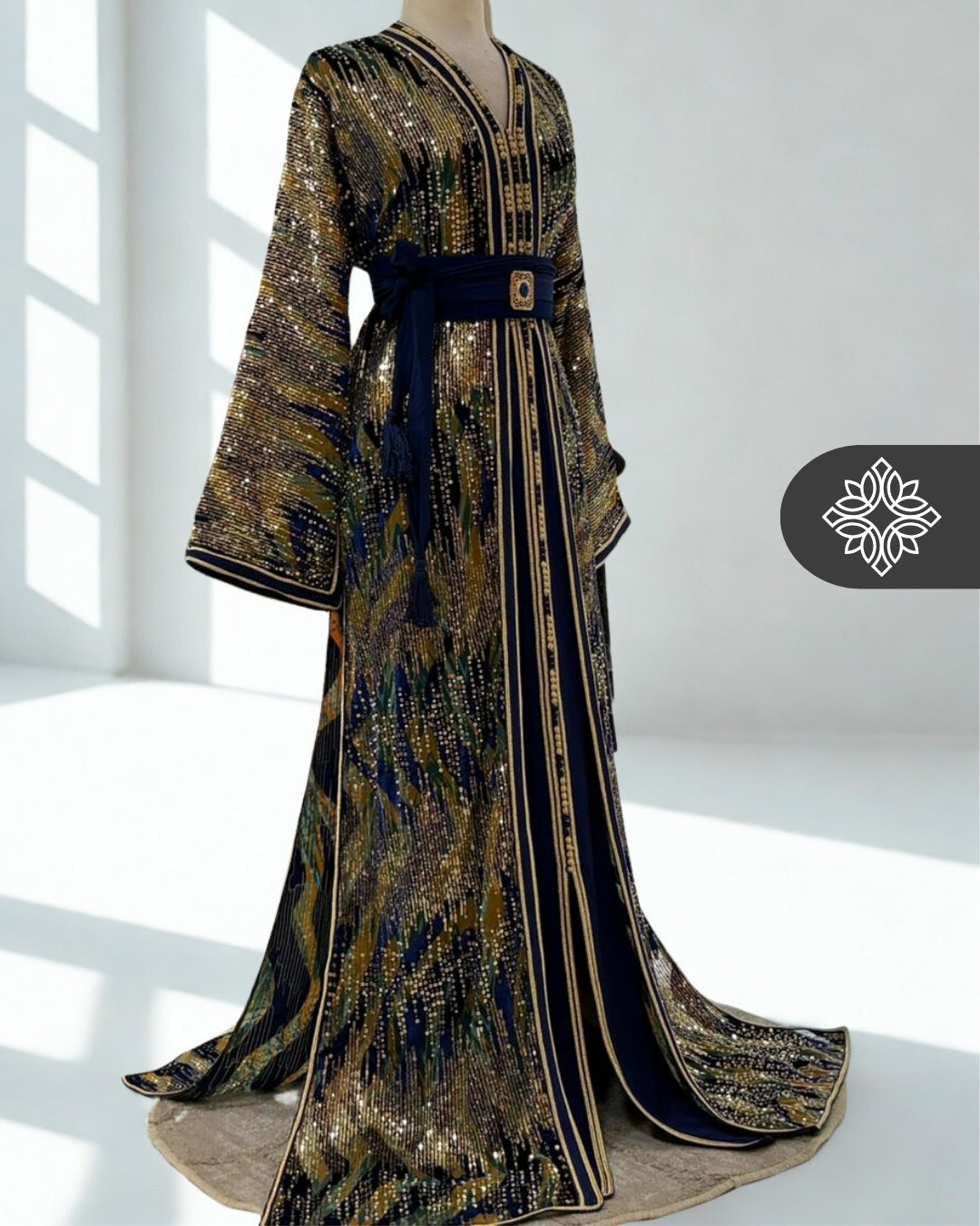 Caftan marocain deux pièces noir et or | Broderie de sequins | Takchita de luxe