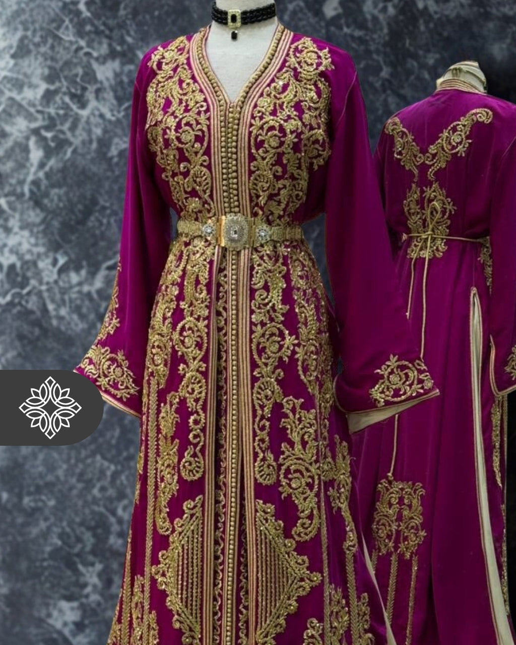 Caftan deux pièces en velours magenta avec broderies dorées Takchita | Robe caftan