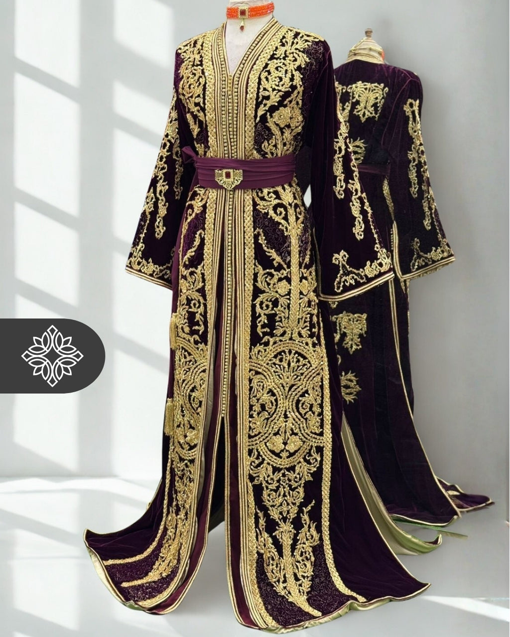 Caftan deux pièces en velours prune avec broderies dorées Takchita | Robe caftan