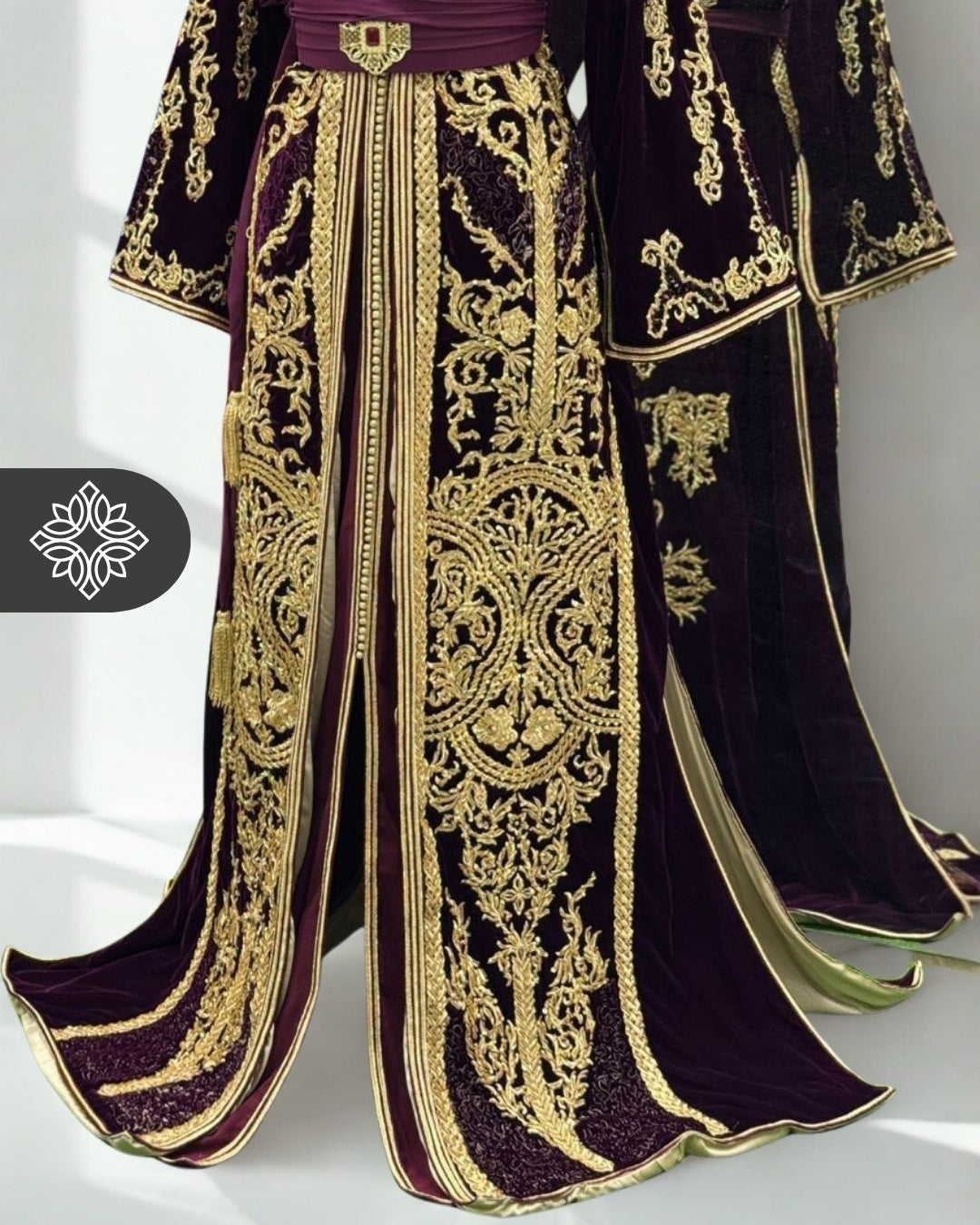 Caftan deux pièces en velours prune avec broderies dorées Takchita | Robe caftan