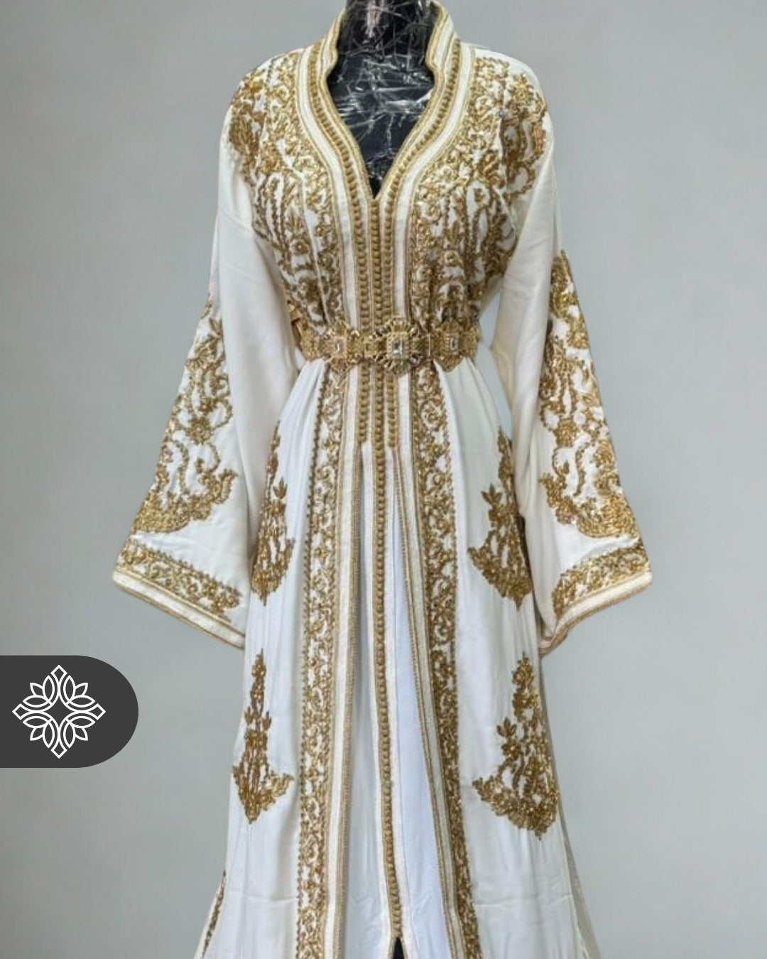 Takchita vert émeraude, héritage marocain | Broderie royale dorée | Caftan deux pièces haute couture